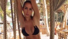 Футболна звезда глези секси гаджето си в Мароко + СНИМКИ