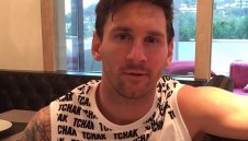 Суарес взе Меси за "мезе" + СНИМКА