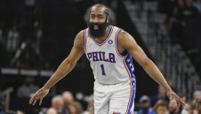 Брадата тръгна силно с екипа на Филаделфия