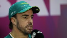 Алонсо не е съгласен с наказанието: Това бе твърда, но честна битка