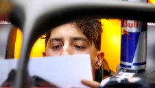 Рикардо е първият с наказание за сезона