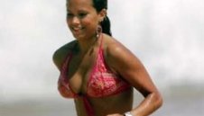 Жената на Ван дер Ваарт заряза Световното