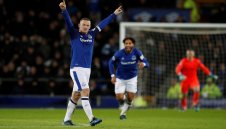 Вижте гола на Руни зад центъра + ВИДЕО