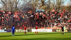 Глобиха ЦСКА с над 6 бона заради ракети, димки и псувни