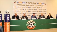 Специални поставки за топките преди мачовете у нас