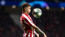 Ман Юнайтед връща Трипиър на Острова