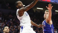 Везенков с три точки и четири борби при победата над Оклахома 