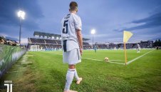 Юве ще успива СПАЛ с Пянич