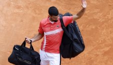 Сензация в Монте Карло: Чилийска "черна котка" пак изрита Джокович