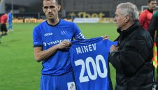 Левски преподписва с цялата си защита