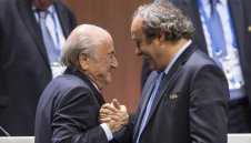 Инсцениран процес! Прецакали Платини за бос на ФИФА