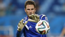 Челси не се отказва от Бегович, вади подобрена оферта