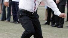 Тони Блеър зарязва политиката заради мач