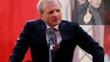 Феновете на ЦСКА решиха: Ганчев или Божков! Ето отговора