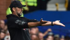 Това ли е краят на една ера? Ливърпул играе самоубийствено