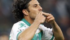 Кьолн връща Клаудио Писаро в Бундеслигата