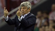 Луческу преподписва с Шахтьор