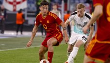 Какво става със "стъкления" Дибала?