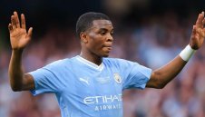 Тен Хаг пазарува от Ман Сити