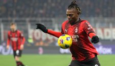 Милан информира ПСЖ колко иска за Рафа Леао