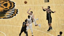 Магията на Лука отново удари! Дончич пак спаси Далас 