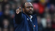 Съдиите побутнаха Ливърпул, беснее босът на Палас