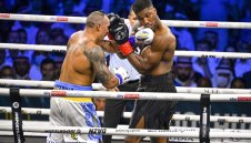 Усик с тежки критики към Антъни Джошуа