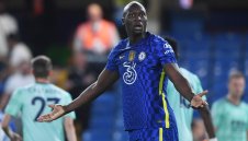 Лукаку разкара агента си