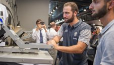 Ресторант в Неапол пуска пица без пари, ако Игуаин се счупи