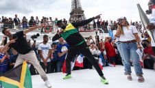 Юсейн Болт смята, че би бягал 100 м. за 9.42 секунди с днешните "супер шпайкове"