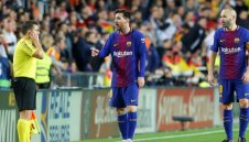 Писаха отличен на съдията от Валенсия – Барса + ВИДЕО