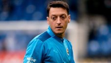 Световен шампион с Германия окачи бутонките