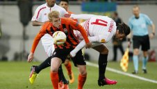 Севиля гледа към финала след 2:2 в Украйна