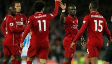 Ливърпул не се предава в битката за титлата, смачка Хъдърсфийлд и отново оглави върха