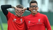 Фирмино с нов вид на тренировка, сложи предпазни очила заради контузията на окото