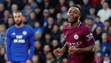 Стърлинг подари къща на сестра си за ЧРД