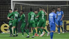 Лудогорец взе поправителния и смачка Левски