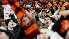 Агитката отново освирка играчите на Рома в Тригория