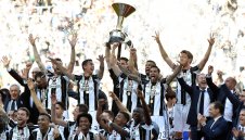 Това е ерата на Юве! "Бианконерите" са на крачка от знаменит требъл + ВИДЕО