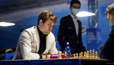 ФИДЕ разследва скандала между Карлсен и Ниман