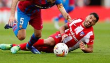 Какъв трансфер в Барса? Интер взима Луис Суарес без пари