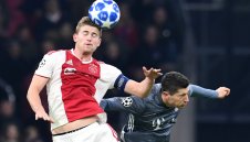 Сензацията Де Лихт ще разочарова цяла Европа, остава в Аякс до края на сезона