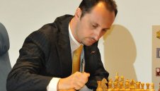 Веско Топалов се изкачи с четири места в световната ранглиста
