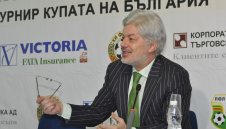 Вальо Михов: Пената следеше играчите със свои СРС-та