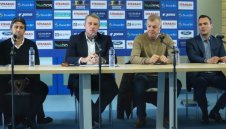 Още пари потичат към Левски. Сираков ще моли Васил Божков за дълговете