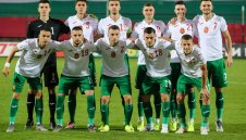 Чакаме от младежите да измият срама на батковците