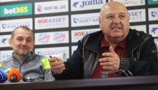 Венци Стефанов продължава с предупрежденията, този път са към Величков