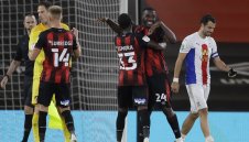 Наказаха играч на Борнемут за ухапване на съперник