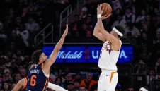 Слънцата блестят ярко, Букър смълча "МСГ" с тройка в края