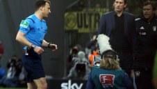 Леверкузен би шута на Роджър Шмид